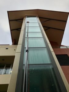 commercial window cleaning auburn lake martin