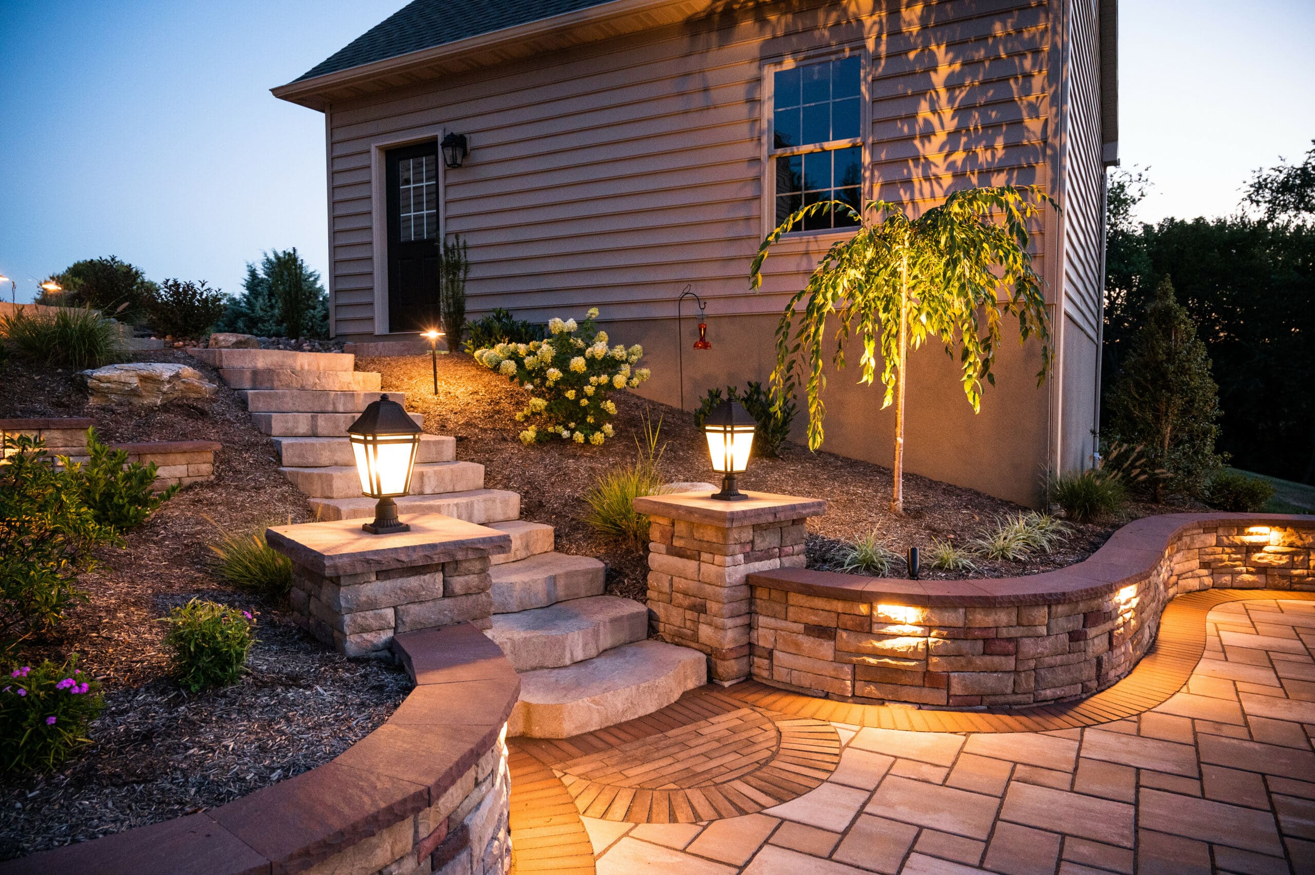 Patio-hardscaping-lighting